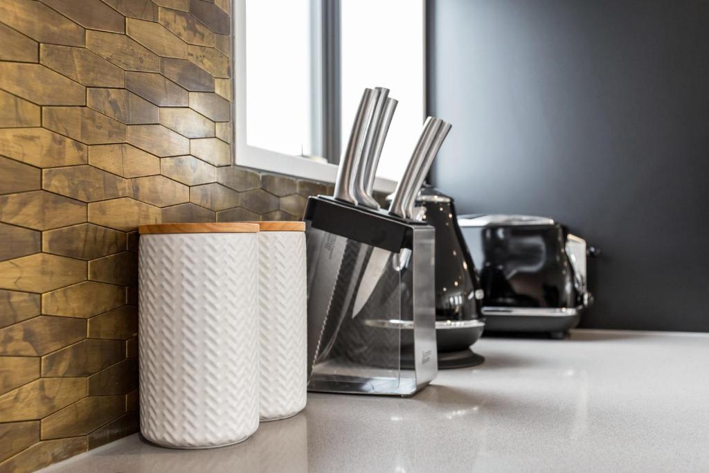 Simply The Best CBD 3 Mins Plus Garage - Resim 20