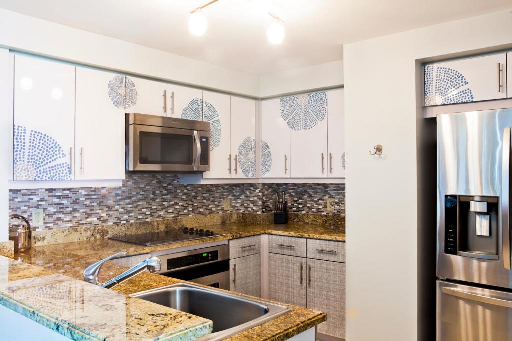 Luxury Penthouse With Rooftop Jacuzzi & Panoramic In Estepona ...