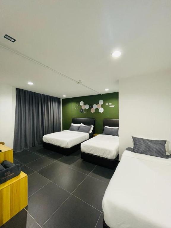 Halo Rooms Hotel - Deluxe Family Suite
