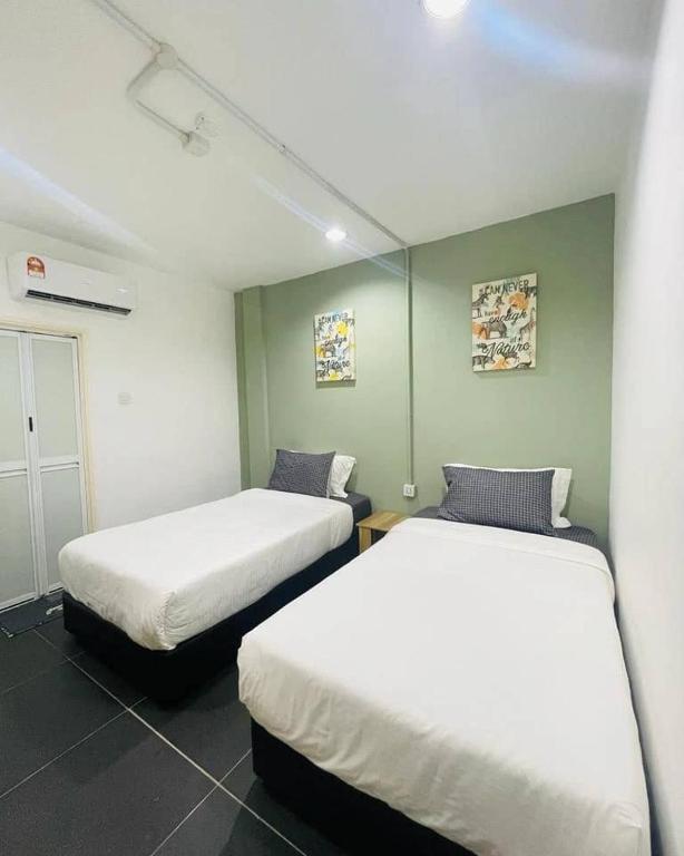 Halo Rooms Hotel - Deluxe Twin Room