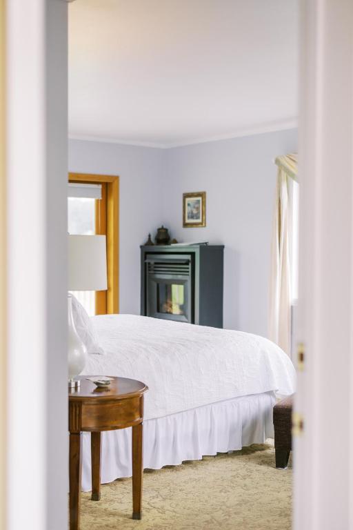 Trumpeter Inn - King Room Eerste Verdieping - Rosemary