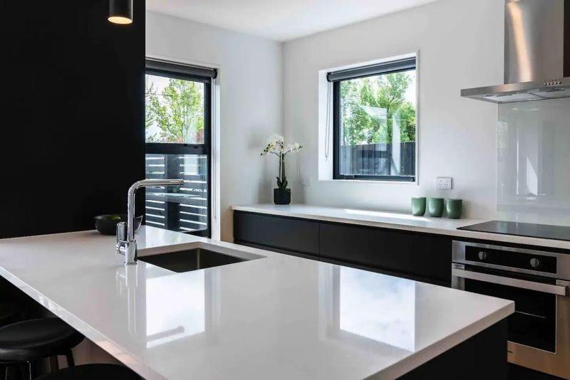 New State Of The Art Sunny Warm free Park - Resim 10