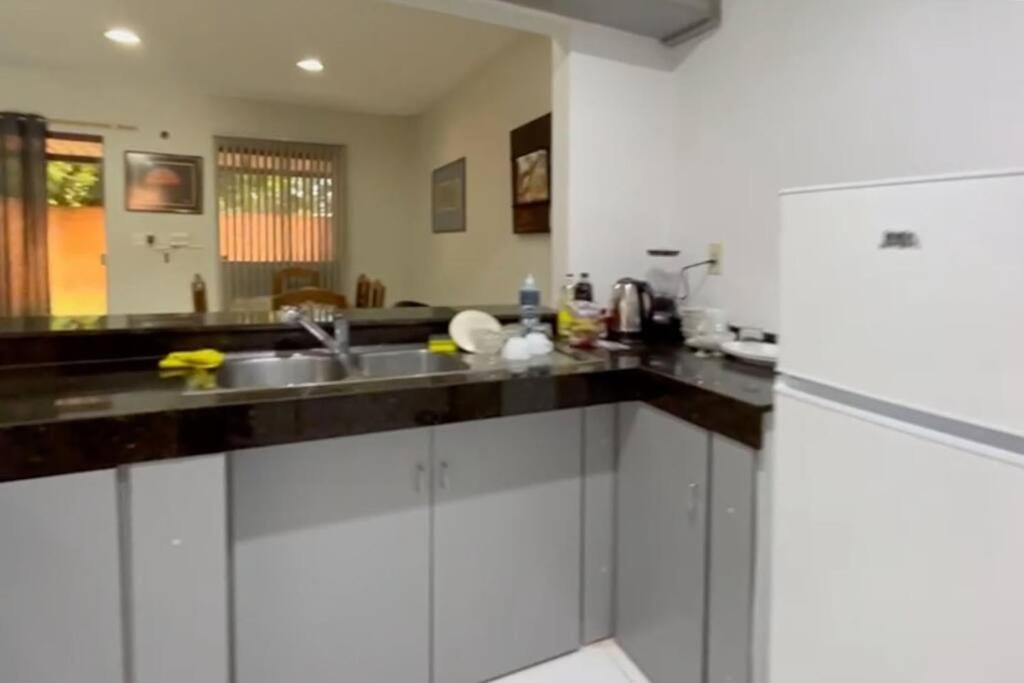 Kuchyň nebo kuchyňský kout v ubytování Duplex Aeropuerto c/cochera cerrada