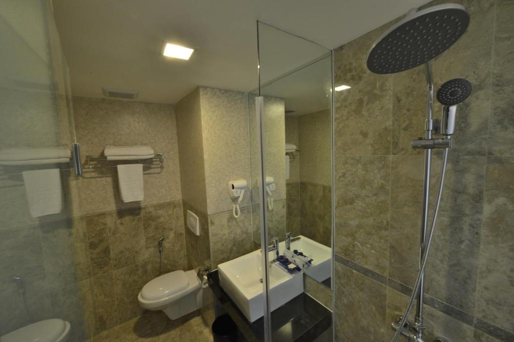 Koupelna v ubytování Serela Merdeka by KAGUM Hotels