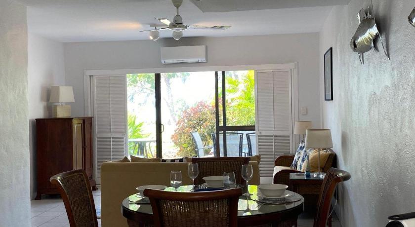 Fotografie z fotogalerie ubytování Beachfront Terraces with Onsite Reception & Check In v destinaci Port Douglas