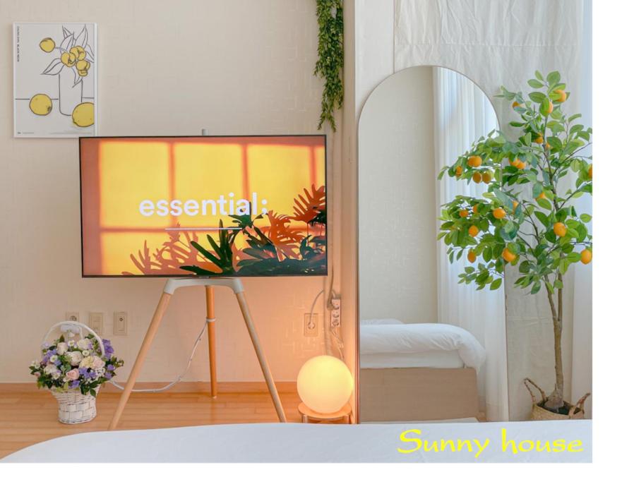 Seohyeon station 2min Sunny house with beautiful view #Cozy place #the place of the art collector_1