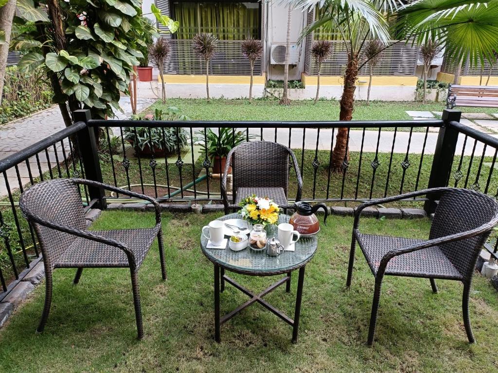Zahrada ubytování Kyriad Prestige Calangute Goa by OTHPL