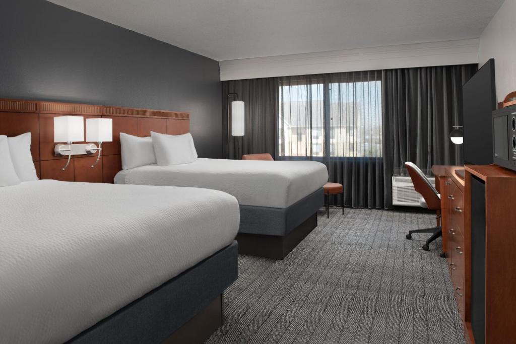 Courtyard by Marriott Panama City photo