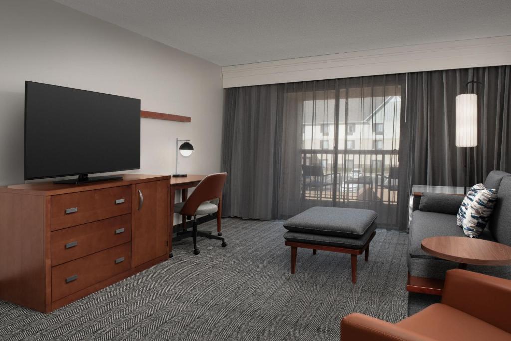 Courtyard by Marriott Panama City photo