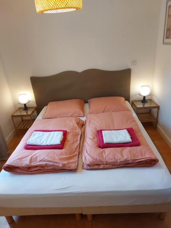 Posteľ alebo postele v izbe v ubytovaní Fayence Villa with private pool