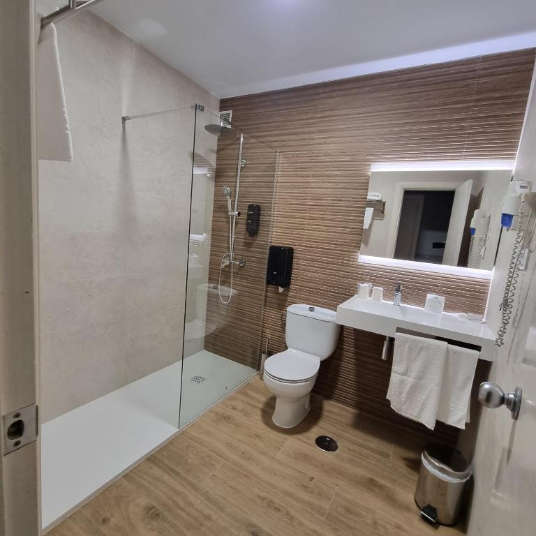 Koupelna v ubytování Hotel Azar
