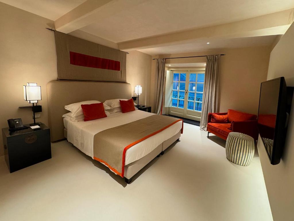 Hotel Palazzo Durazzo Suites - Resim 8