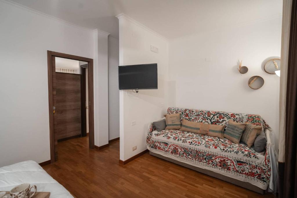 TV a/nebo společenská místnost v ubytování B&B CASA GAGLIARDI
