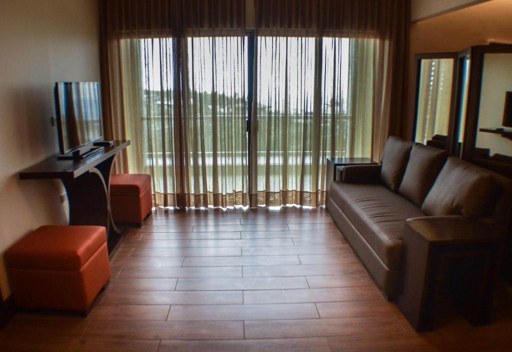 Hotel Monticello Tagaytay photo