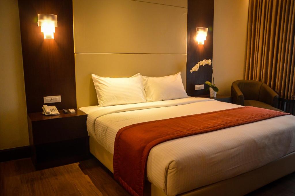Hotel Monticello Tagaytay - Veranda King Room
