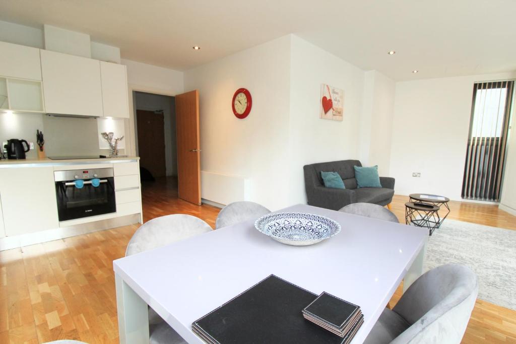 Tooley Street Apartments by Viridian Apartments - 