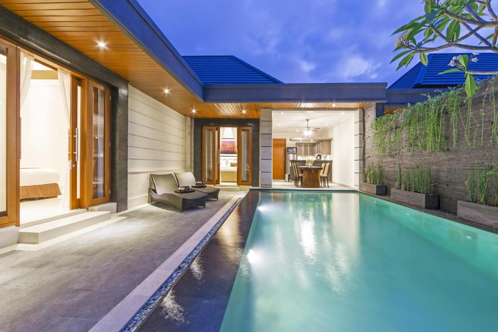 The Banyumas Suite Villa Legian - Luxury Zwembadvilla Met één Slaapkamer