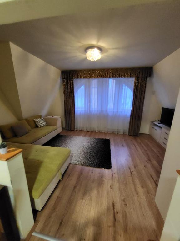 WW House 2 4029 Debrecen, 7 Monti Ezredes utca kép - 1