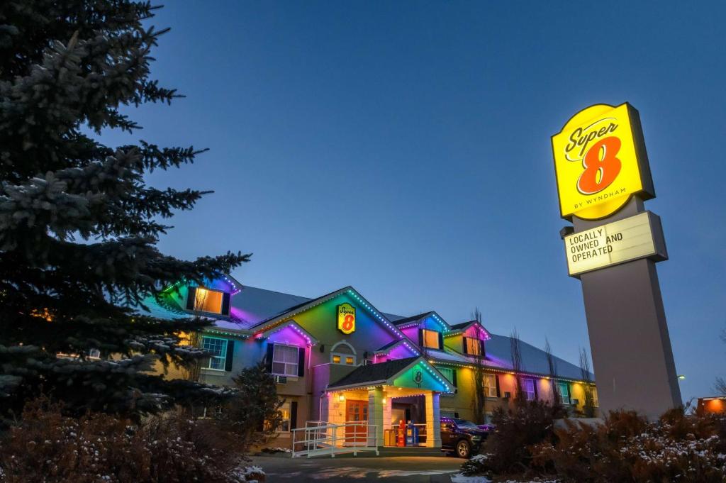 Certifikát, hodnocení, plakát nebo jiný dokument vystavený v ubytování Super 8 by Wyndham Cochrane