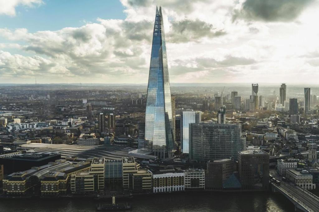 a view of the shard and a city at Shard View Apartments in London