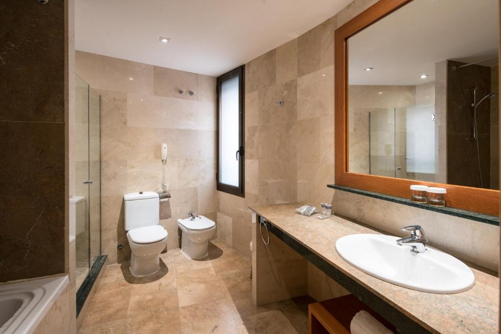 Catalonia Barcelona 505 - Resim 37