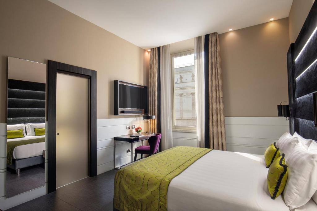 The Glam - Deluxe Triple Room