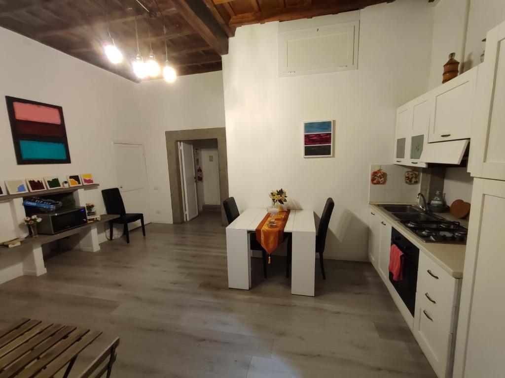 Kuchnia lub aneks kuchenny w obiekcie Giubbonari Street