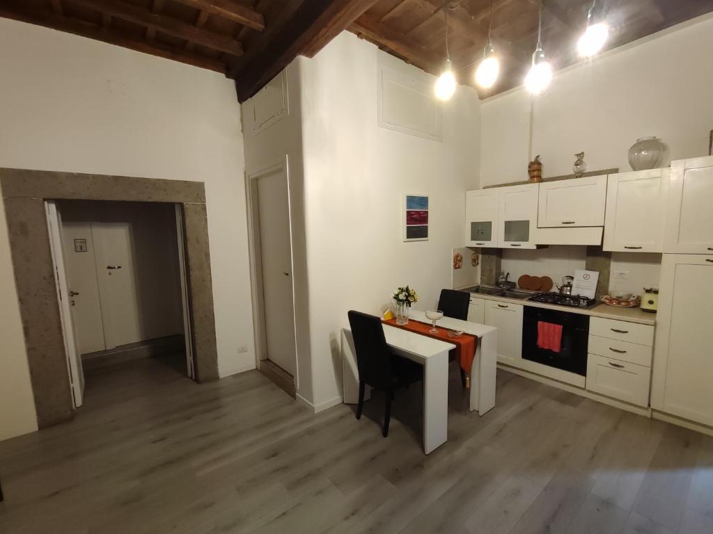 Kuchnia lub aneks kuchenny w obiekcie Giubbonari Street