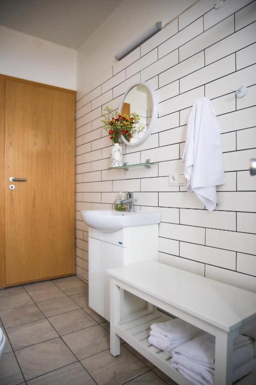 Koupelna v ubytování Setrið Guesthouse