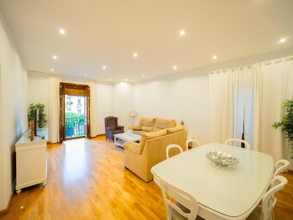 Amplio Apto Centro vistas Torneria fjhomefj - 9