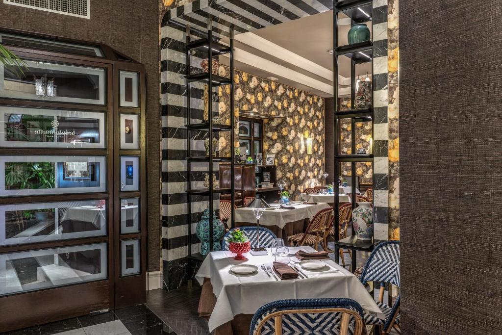 TB Place Roma - Resim 11