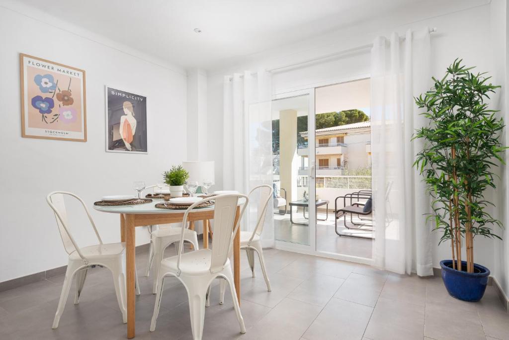 Fotografia z galérie ubytovania Apartamento Concha junto a playa, CLAVELLS 1 1ER D v Alcudii