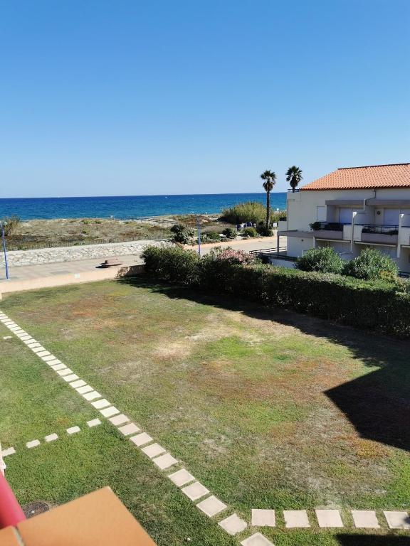 Photo de la galerie de l'établissement Rue de Corfou Les Grenadines, à Sainte-Marie-la-Mer