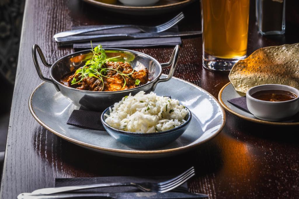 The Pied Bull - Resim 11