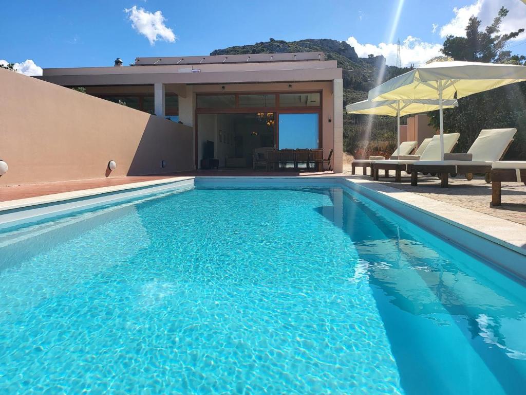 Πισίνα στο ή κοντά στο Luxury Villa Mikaela