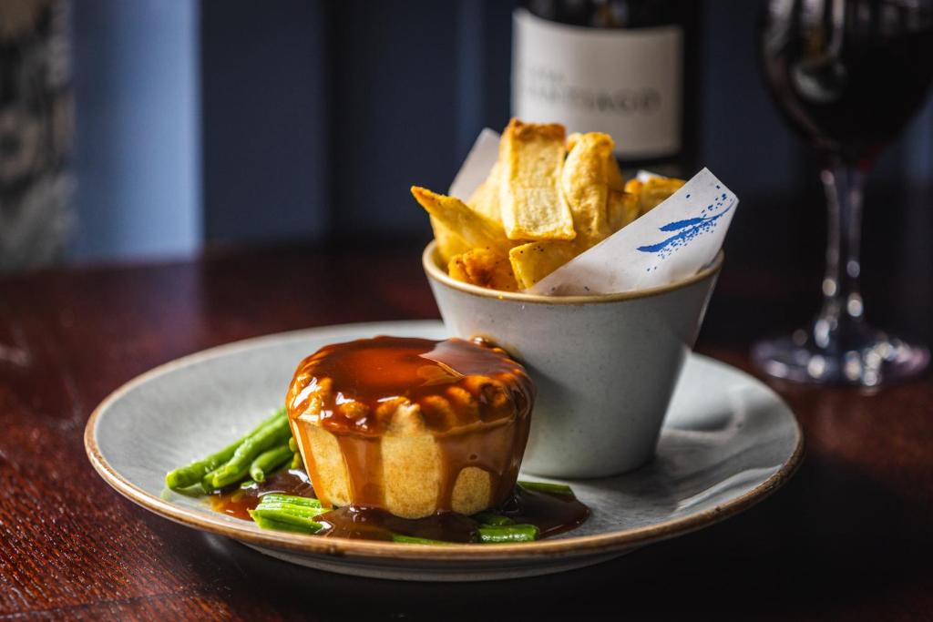 The Pied Bull - Resim 10