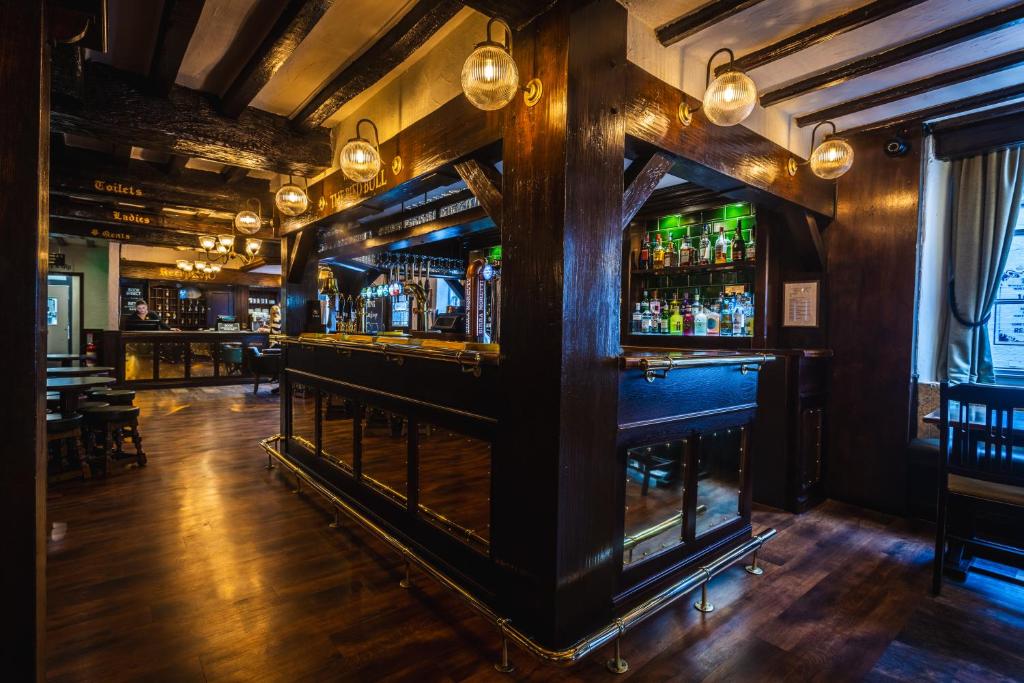 The Pied Bull - Resim 4