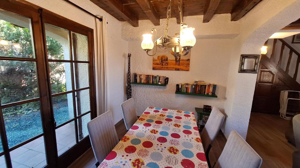 Postel nebo postele na pokoji v ubytování Les Oliveres 33