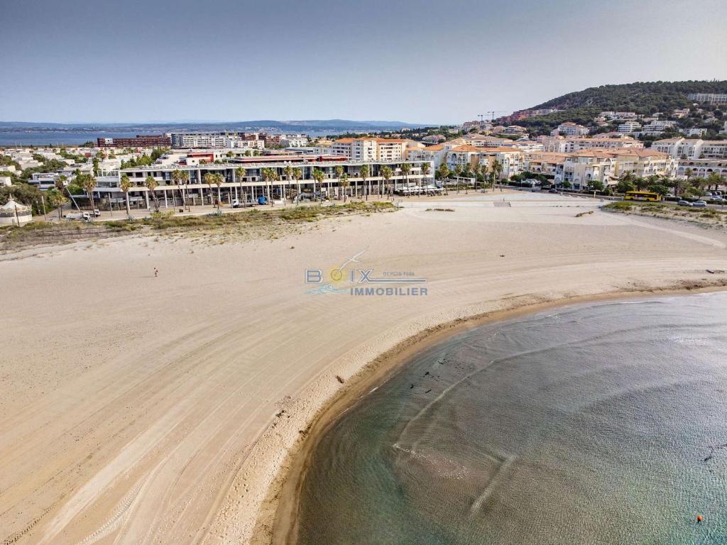 Zdjęcie z galerii obiektu Studio Cabine à Sète avec Loggia Vitrée - Proche Plages et Commerces - 3 Pers - Parking Inclus - FR-1-472-184 w mieście Sète