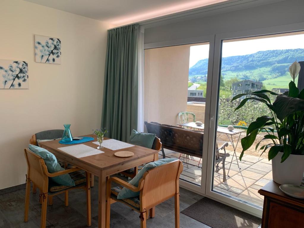 Nespecifikovaný výhled na hory nebo výhled na hory při pohledu z bed and breakfast