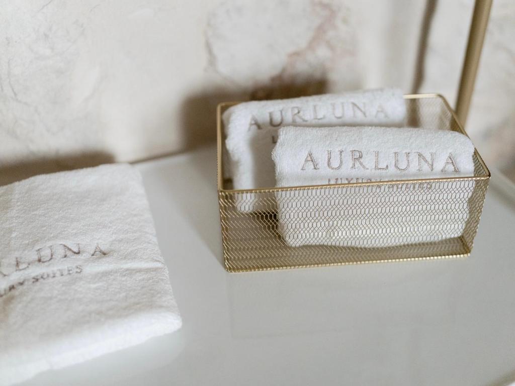 Aurluna Luxury Suites - 12