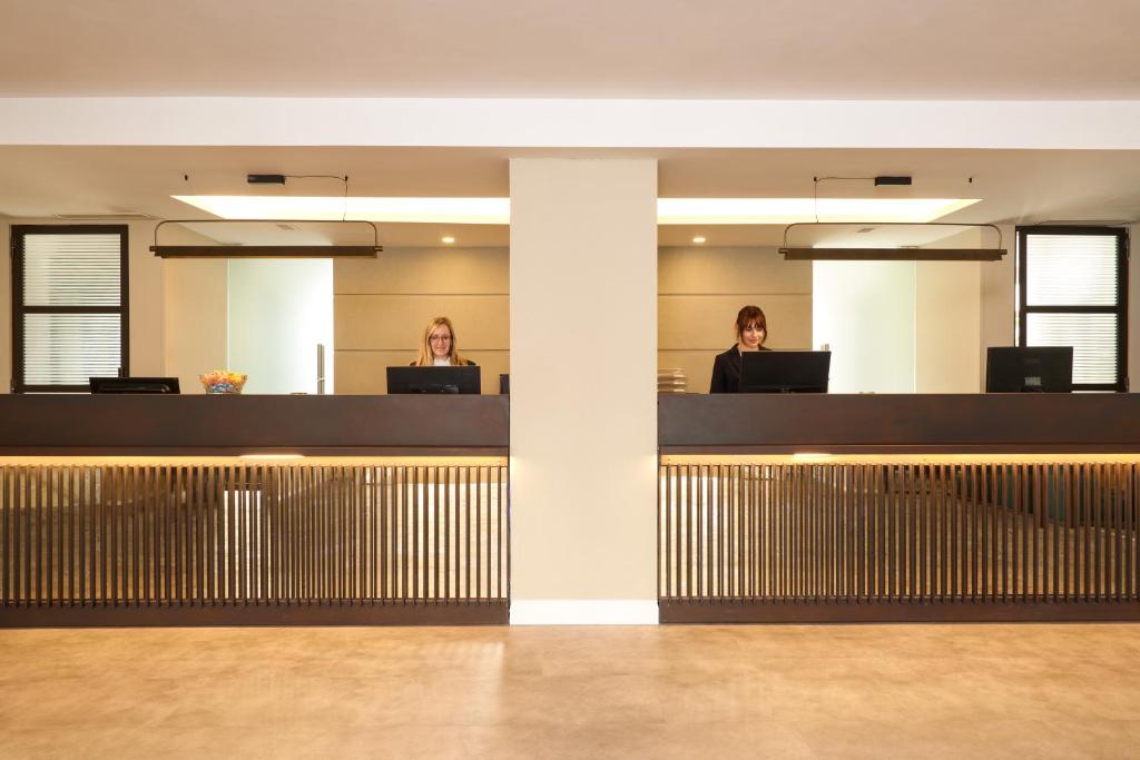 El vestíbulo o zona de recepción de Hotel Roma Tor Vergata