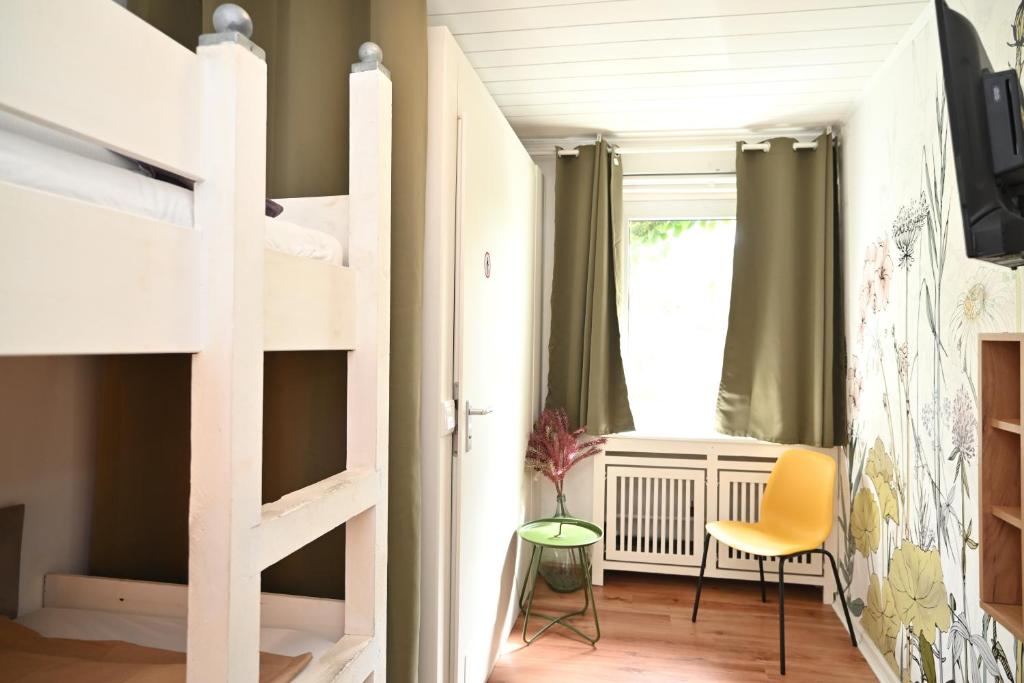 
Twin Room with Private Bathroom
