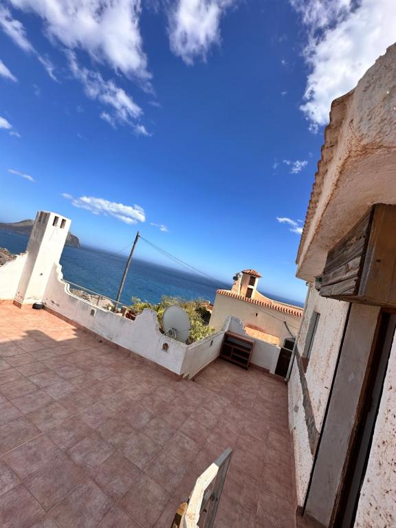 una casa con vistas al océano en Private Ferienwohnung mit direktem Blick aufs Meer, en Águilas