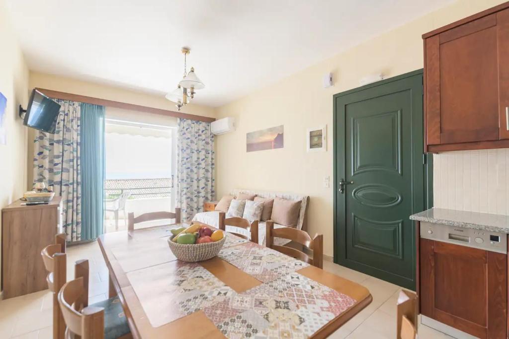 Kuchyňa alebo kuchynka v ubytovaní Family Seaview Balconies Hilda Home 90