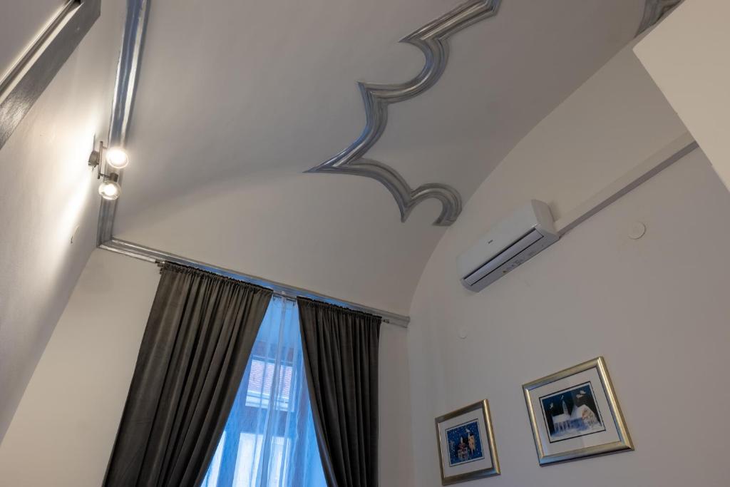 Little Vienna Silver Apartment - 15