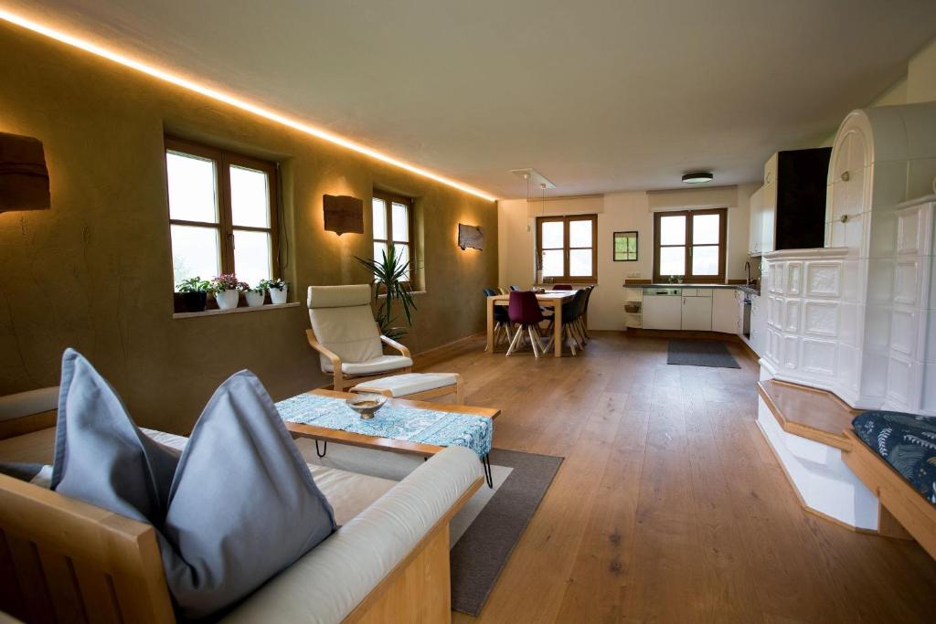 Posezení v ubytování Schneckenhaus Dachstein West