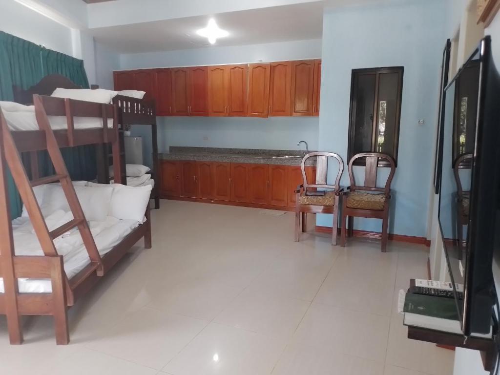 Nassim Hotel and Beach Resort - Salle Familiale Avec Balcon