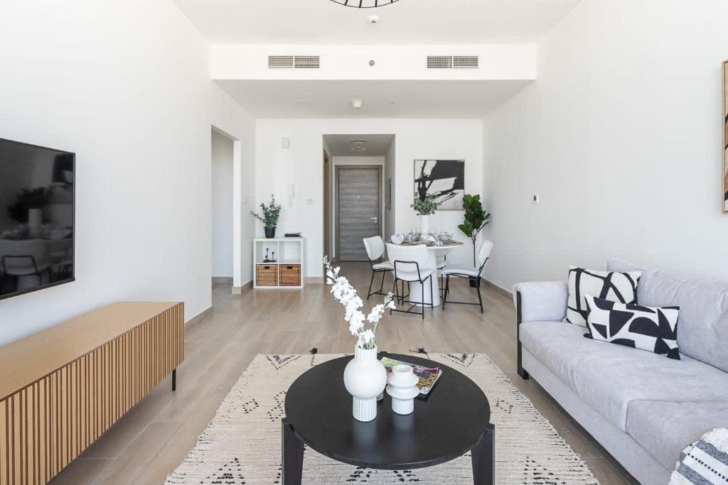 Frank Porter – Bloom Towers