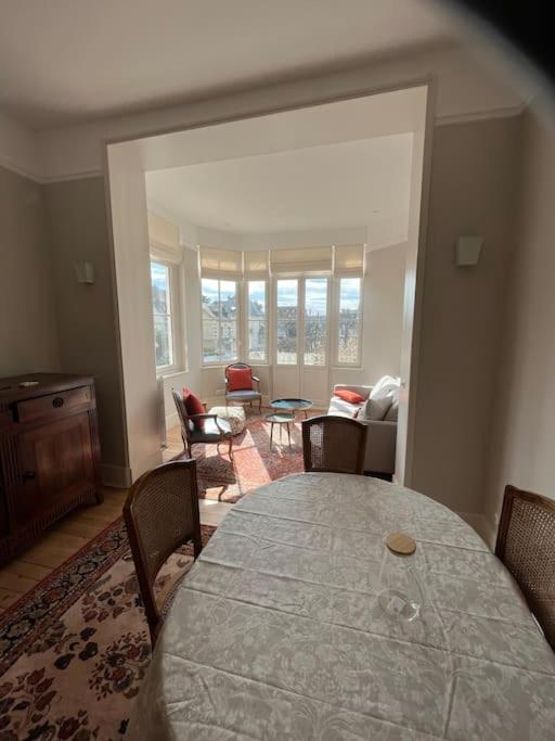 Photo de la galerie de l'établissement DEAUVILLE Fabuleux 2/3 pièces refait à neuf, à Deauville